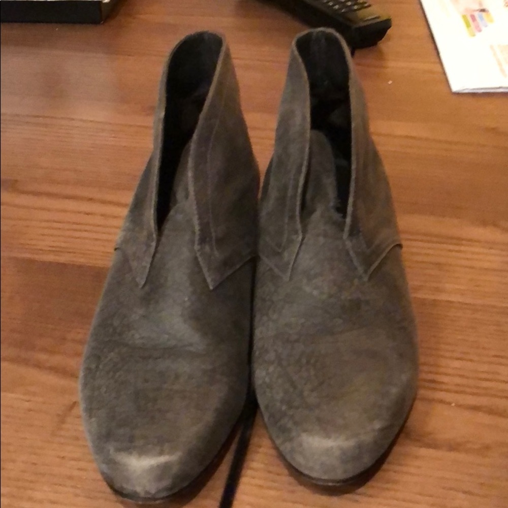 Elizabeth and James low riding boots